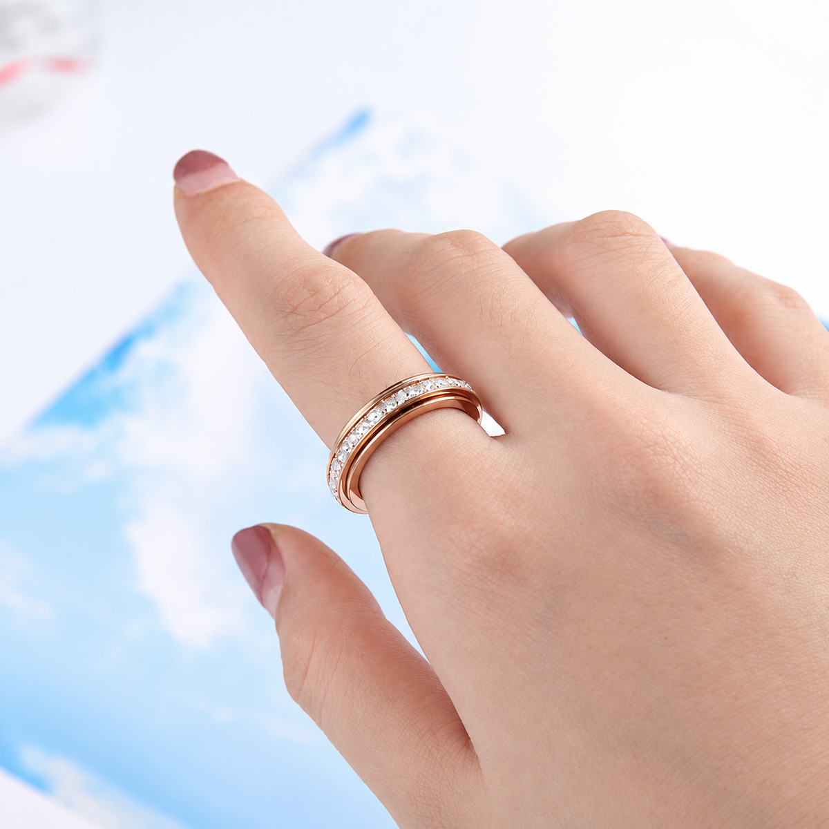 bague-anti-stress-anneau-tournant-orne-portee-au-doigt