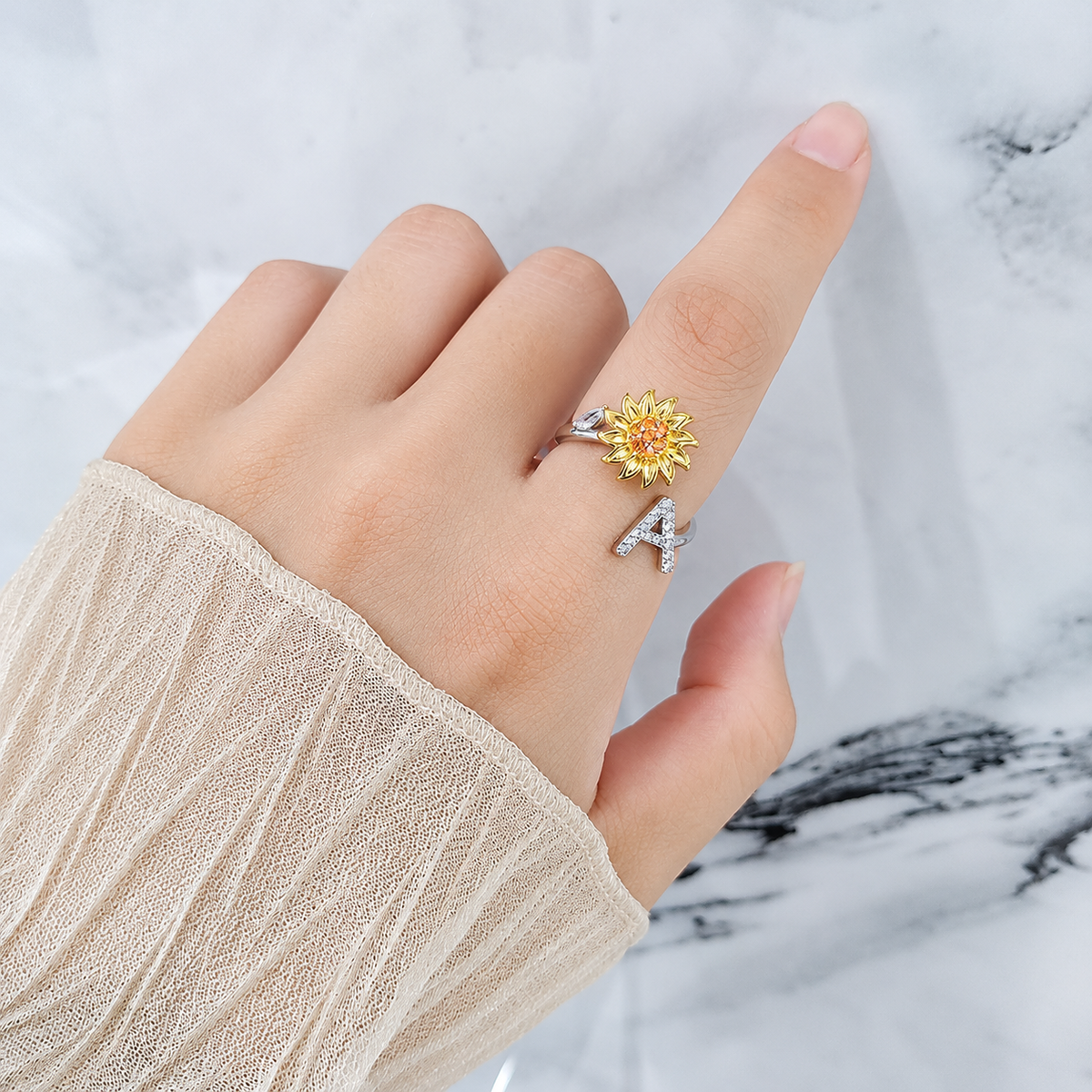 Bague anti-stress rotative Personnalisable initiale BBague anti-stress rotative Personnalisable 