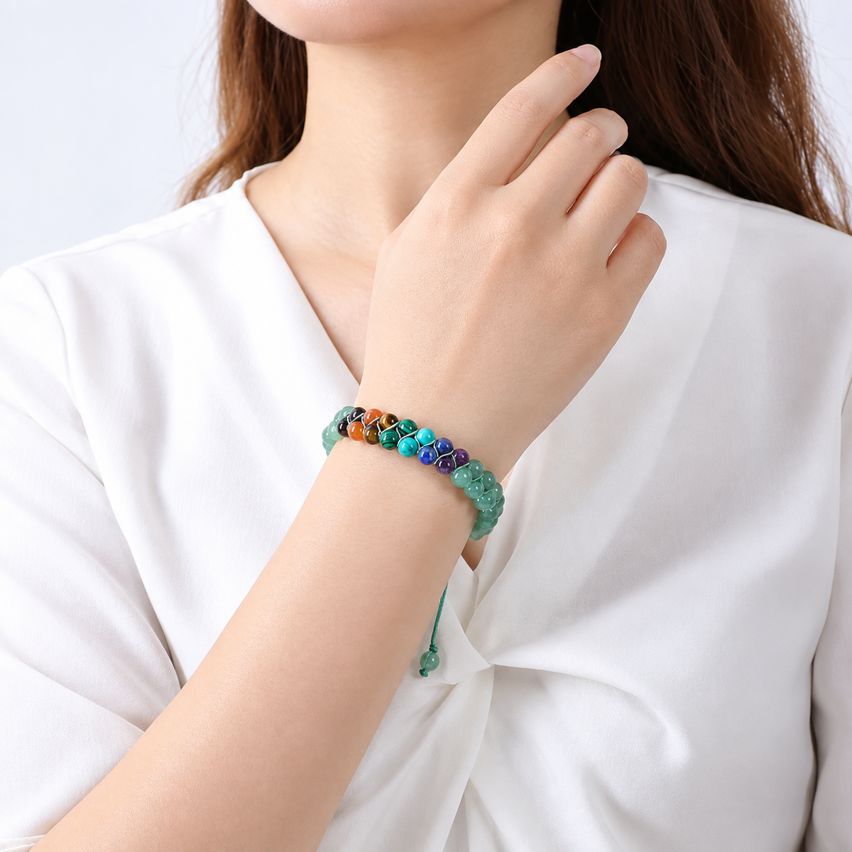 Bracelet 7 Chakras Cristal, double rang de perles vertes et des sept chakras, perle arbre de vie, porté au poignet