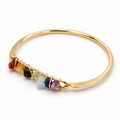 Bracelet 7 Chakras Luxara, jonc doré orné de sept éclats de pierres enroulés de fil doré