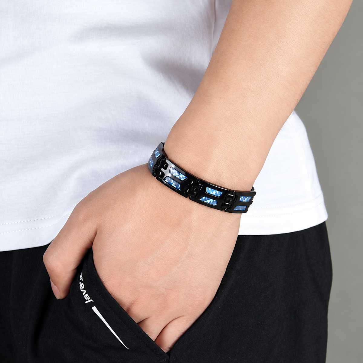 Vue supplémentaire 2 du bracelet magnétique Elyor.