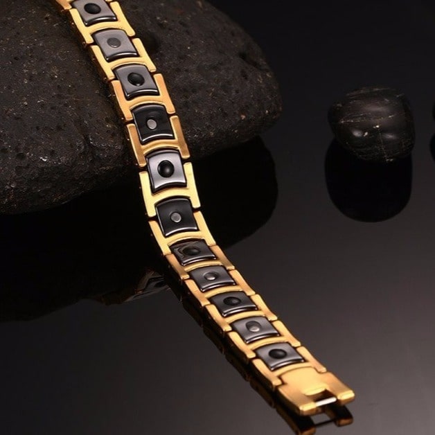 Vue supplémentaire 4 du bracelet magnétique Quilus.