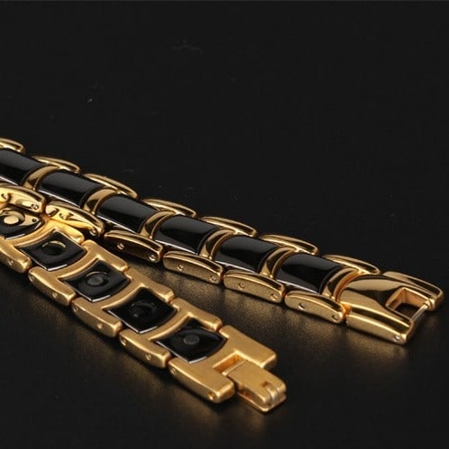Vue supplémentaire 3 du bracelet magnétique Quilus.