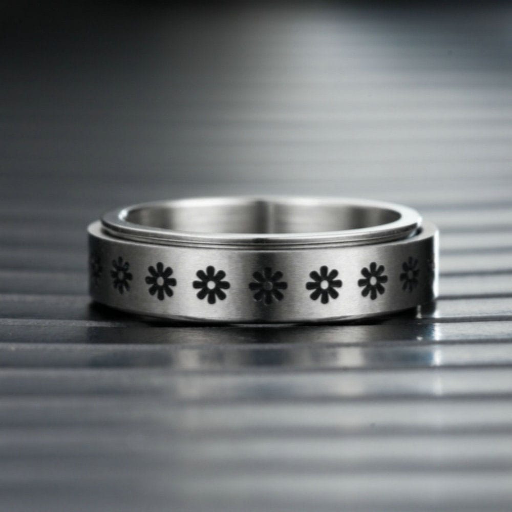 Bague anti-stress anneau tournant Fleur présentation